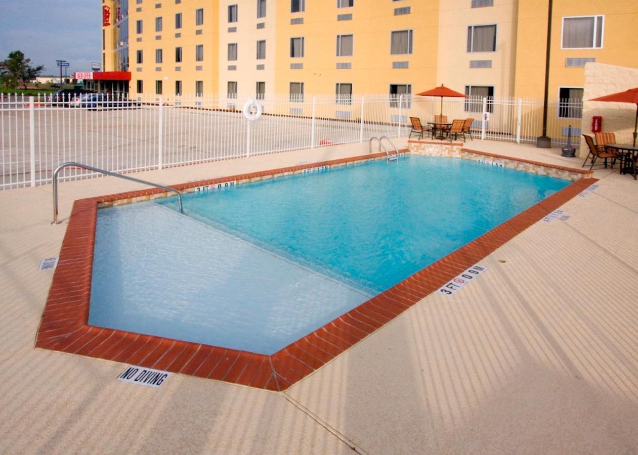 Motel Red Roof & 2*